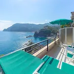 Porto Roca Monterosso al Mare