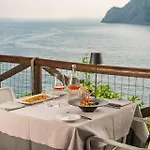 Porto Roca Hotell 4*