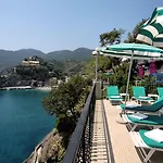 Porto Roca Monterosso al Mare
