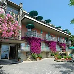 Porto Roca Hotell 4*