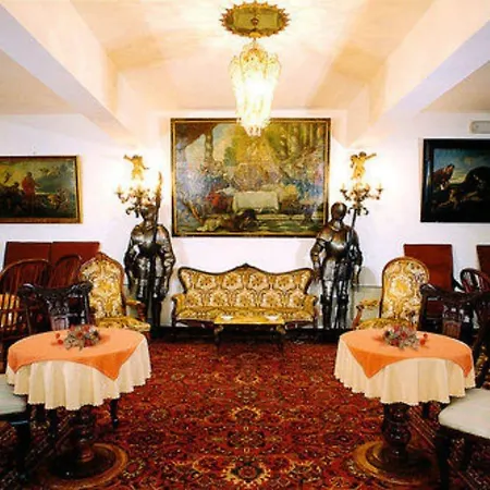 Porto Roca Hotel