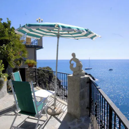 Szálloda Porto Roca Monterosso al Mare