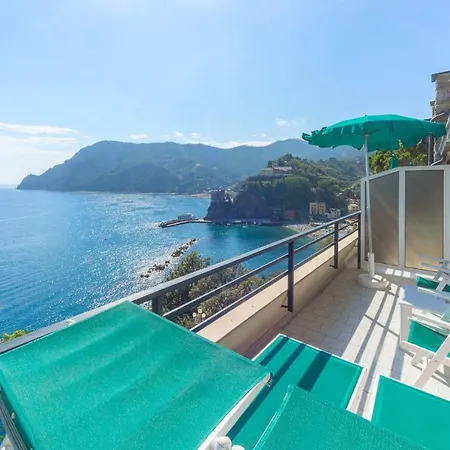 Porto Roca Monterosso al Mare