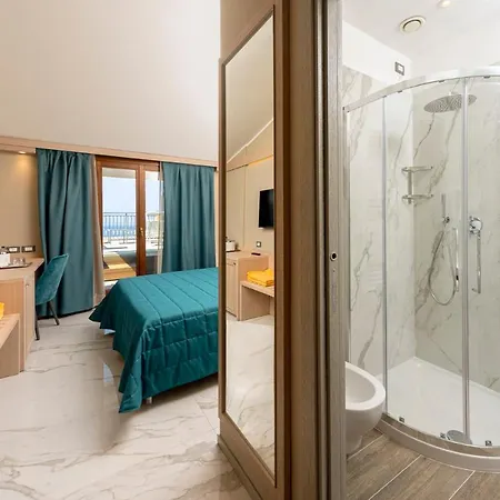 Porto Roca 4*