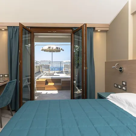 Hotel Porto Roca 4*
