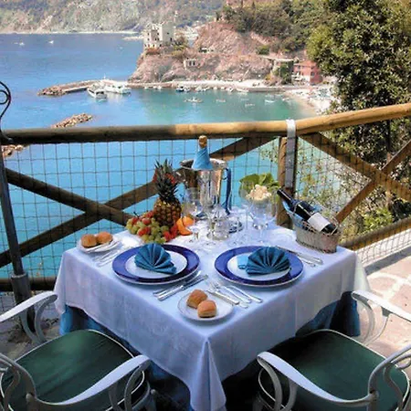 Porto Roca Monterosso al Mare