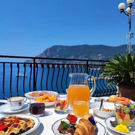 Porto Roca فندق مونتيروسّو ال ماري