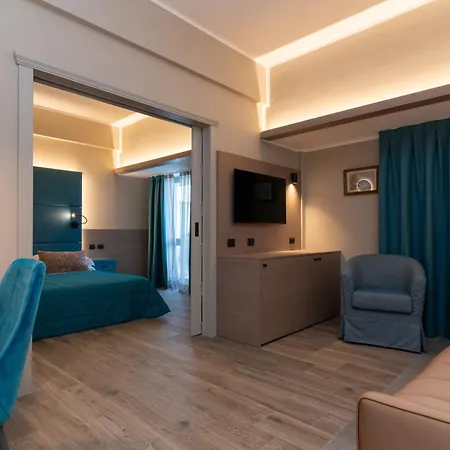 فندق Porto Roca مونتيروسّو ال ماري