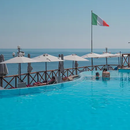 Porto Roca 4*