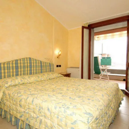 Porto Roca Ξενοδοχείο 4*