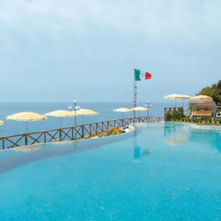 Porto Roca Monterosso al Mare