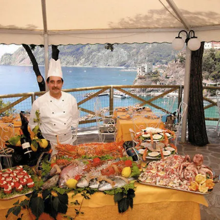 فندق Porto Roca 4*