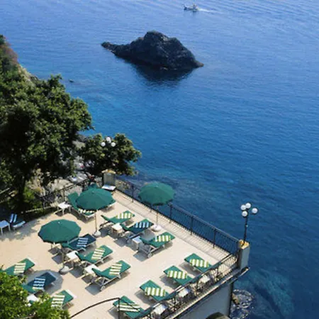 Porto Roca فندق
