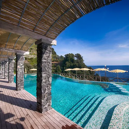 فندق Porto Roca مونتيروسّو ال ماري