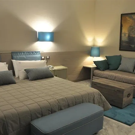 Porto Roca Hotel