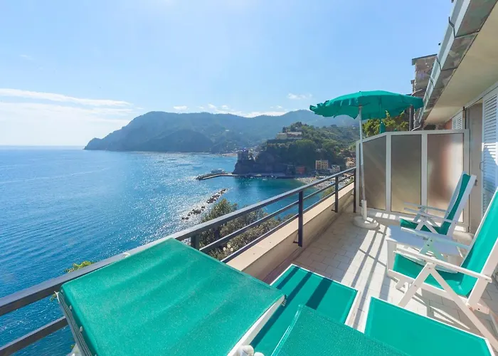 Porto Roca Monterosso al Mare