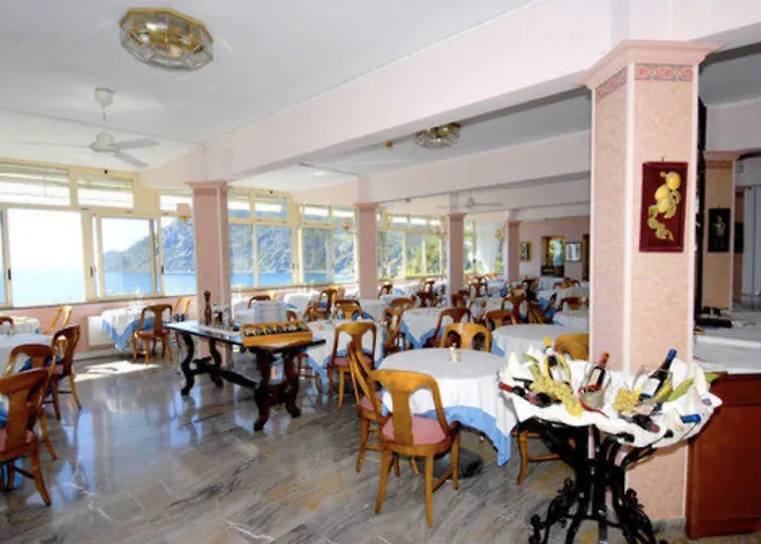 Porto Roca 4* Monterosso al Mare