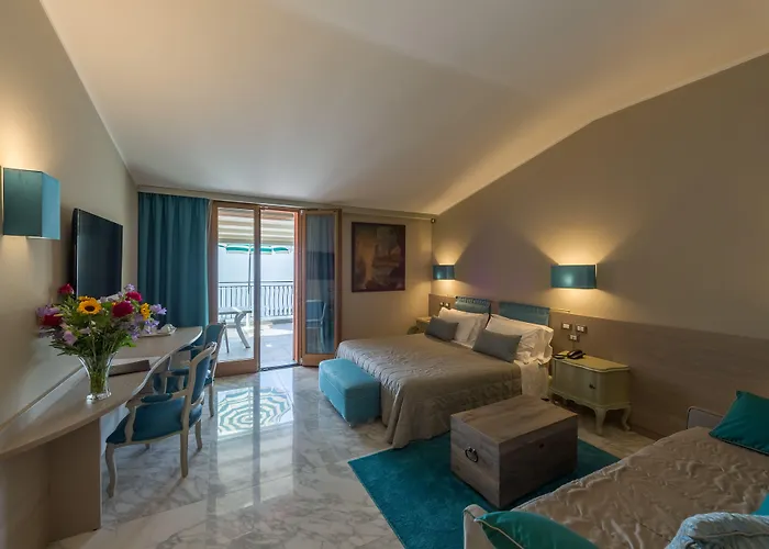 Porto Roca Monterosso al Mare